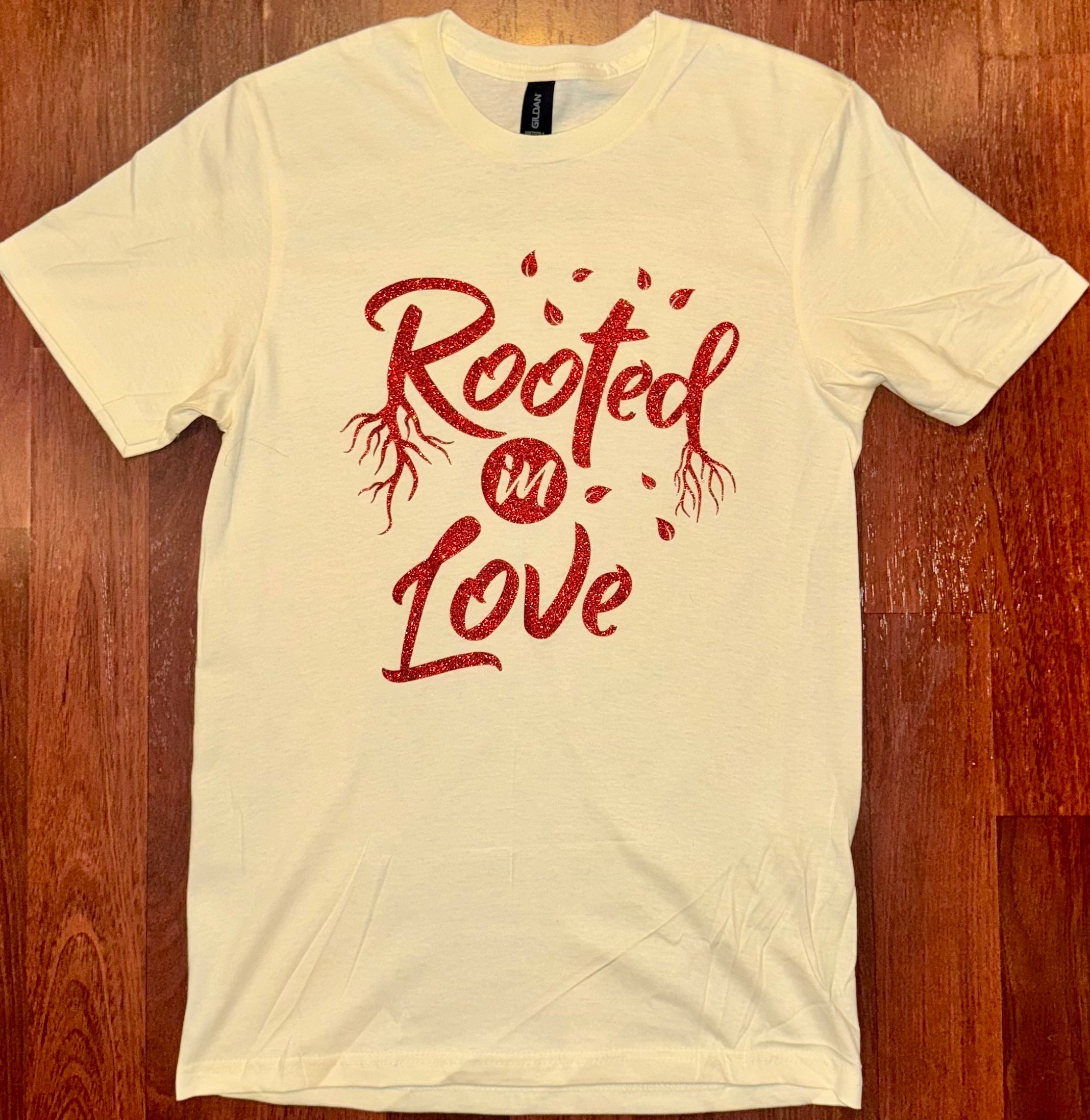 Cream Short Sleeve Shirt - Red Glitter