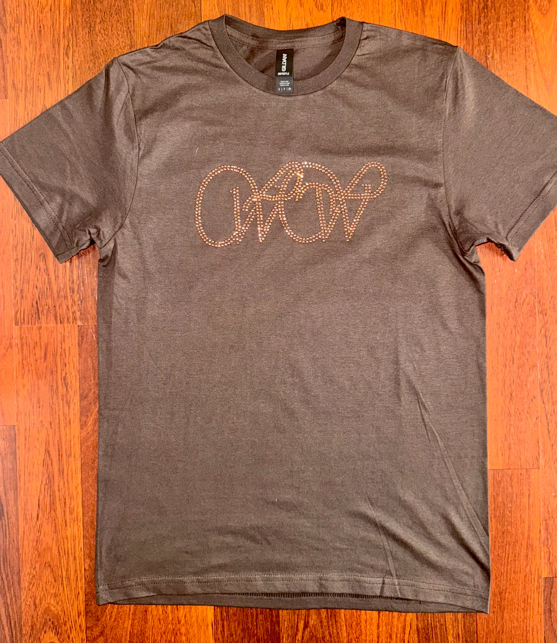 Chocolate short sleeve - Signature WOW logo - Chocolate crystals
